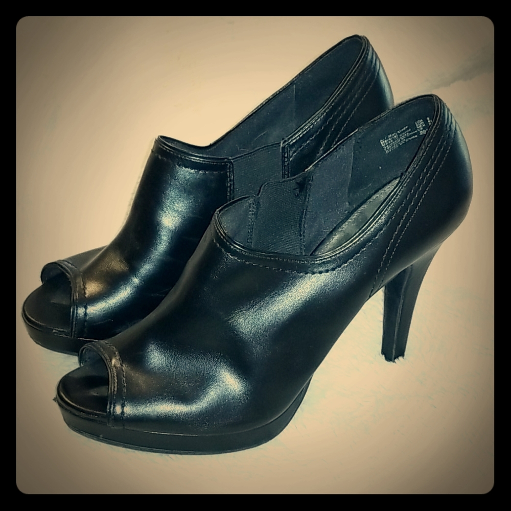 Peep toe heels